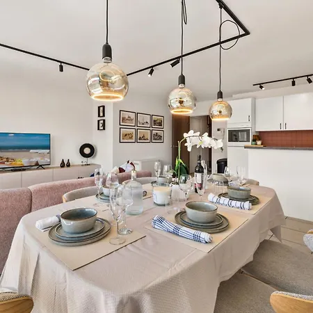 Casiola - Cozy Retreat Near At Holiday home *